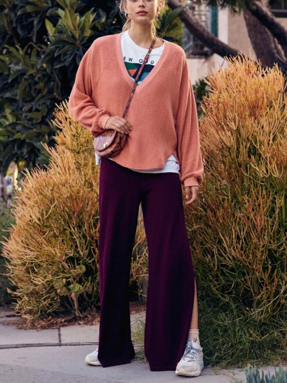 Urban Outfitters UO Jesse Split Wide Leg Pant Burgundy Maroon Size large